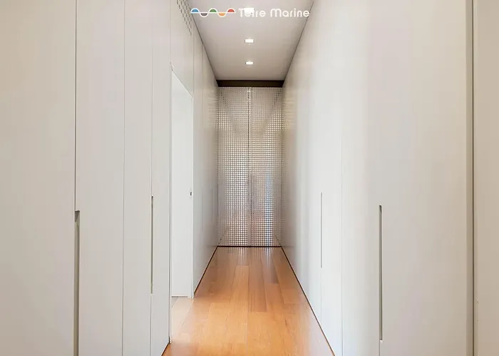 Bay View Home, Terremarine